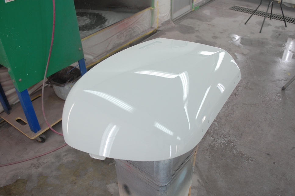 白は明る過ぎるので肌を見ながら塗るのが難しいです bmw221